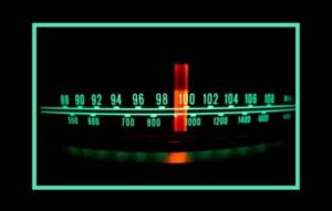 Escuchar la radio AM/FM