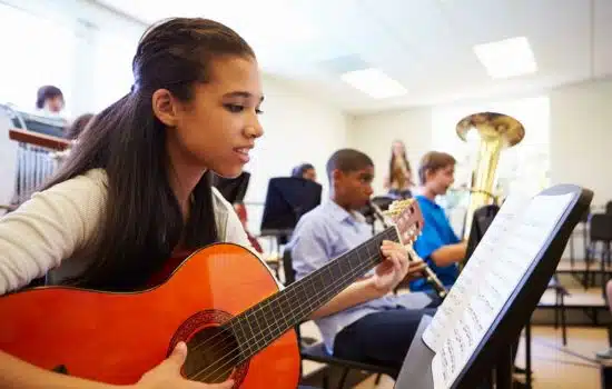 Aprende a tocar instrumentos fácilmente