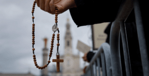 Aplicaciones para rezar el rosario digitalmente